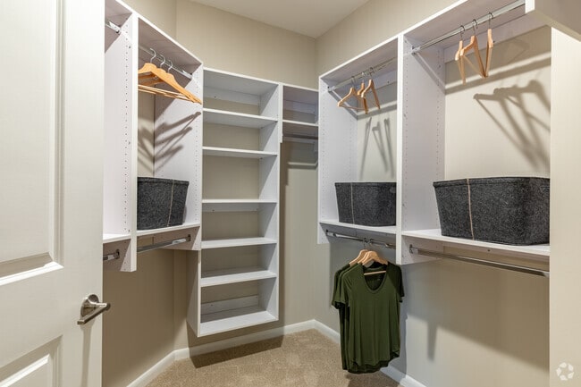 2BR, 2BA - 1207SF