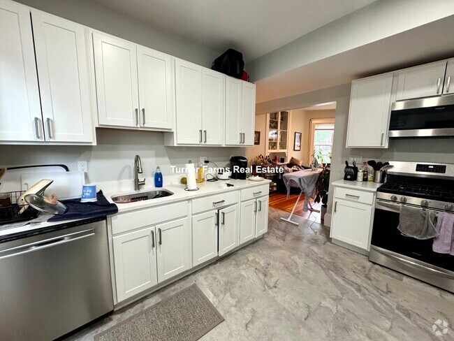 Building Photo - 159 Boston St Rental