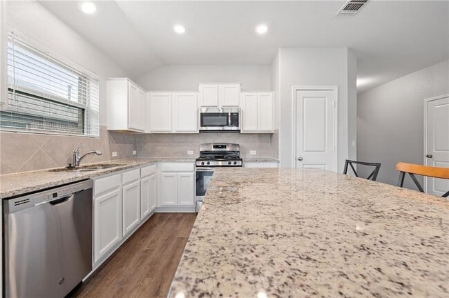 7405 Spring Ray Dr