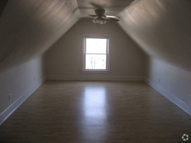 Building Photo - 2495 N Maryland Ave Unit Attic Rental