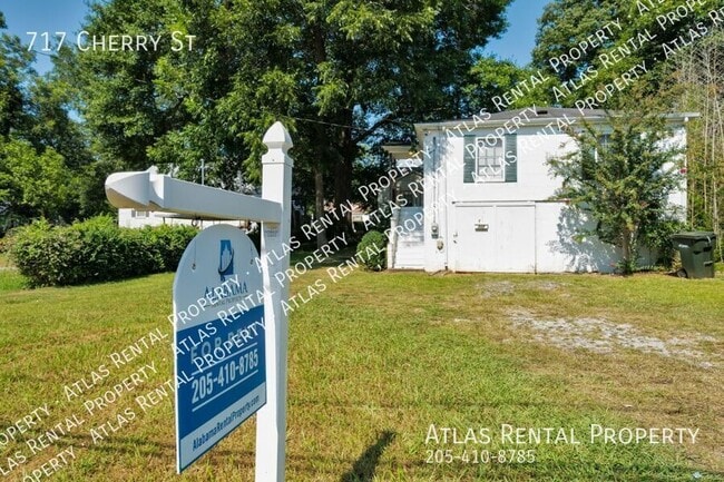 Photo - 717 Cherry St