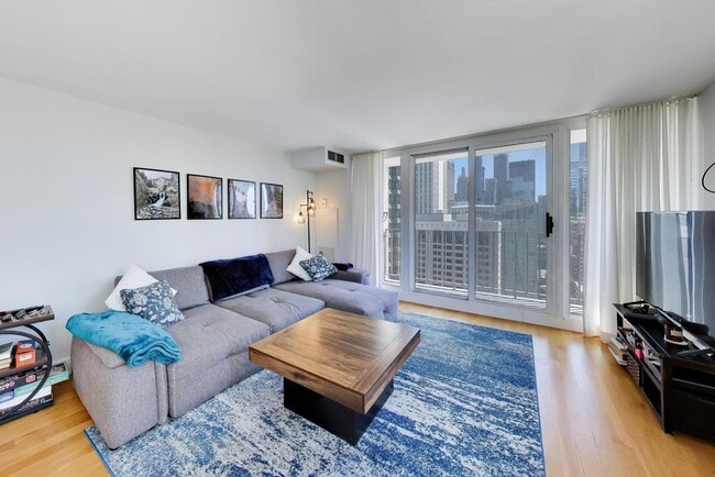 Photo - 200 N Dearborn St Unit 3103