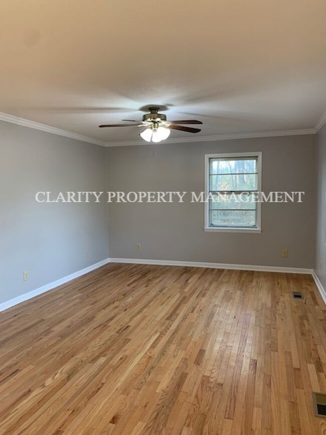 Photo - 142 Byrd Rd NE