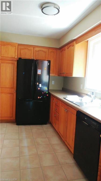 Photo - 206 Northmanor Crescent