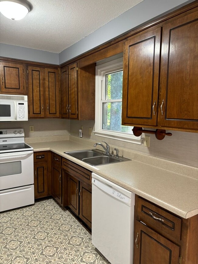 Photo - 171 W Regent Dr