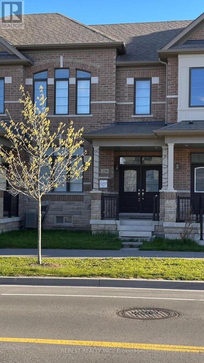 Photo - 220 Coronation Rd
