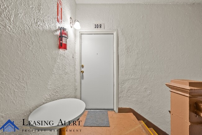 108 S Cummings St