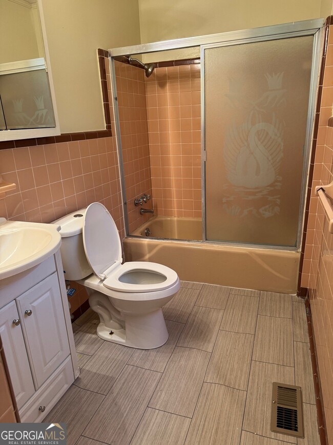 Photo - 140 Allenwood Rd SW