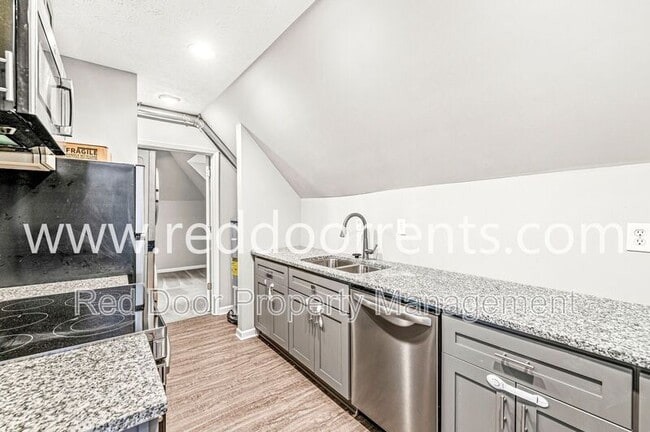 Photo - 2345 N Kenwood Ave Unit C