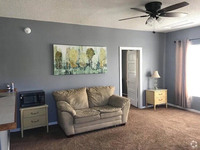Building Photo - 6730 Old Dixie Hwy Unit 1 Rental
