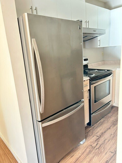 Photo - 832 Fisgard St