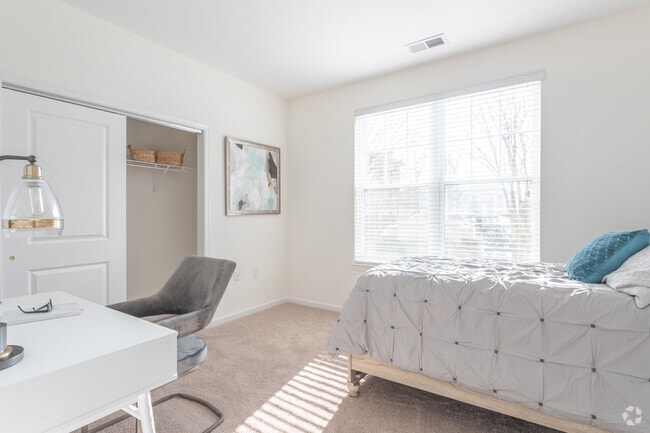 2BR,2BA,-1099SF, The Foxtail