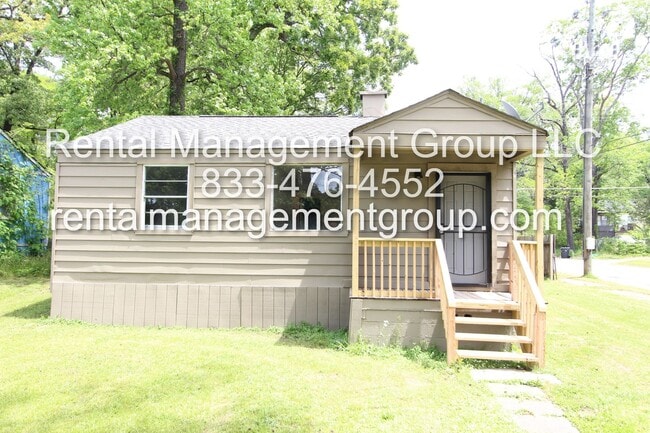 Building Photo - Corner lot with Great Curb Appeal!!