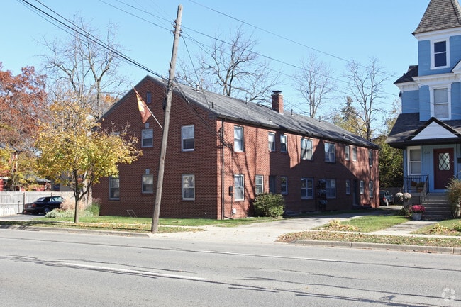 Building Photo - 1117 S Westnedge Ave Rental