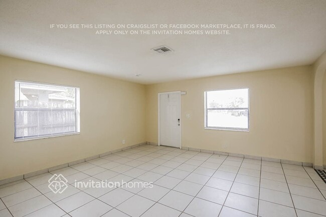 Photo - 7440 Johnson St