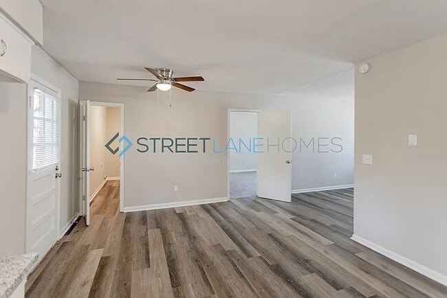 Photo - 3040 Foresthill Dr