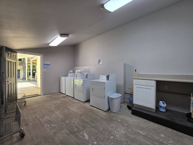 Photo - 1401 Moore St