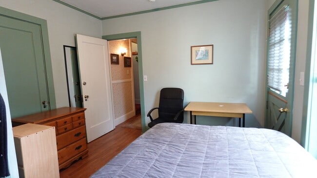 Photo - Cozy, Fully Furnished Roosevelt Shared Living Space Unidad Green Room #2