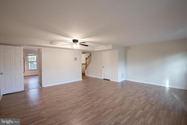 Photo - 8132 Sleepy View Ln