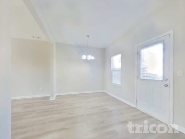 Photo - 30 Wyndham Ct