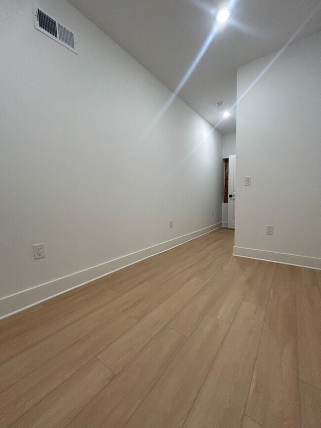 Photo - 612 N 39th St Unit 612 N 39th St 1