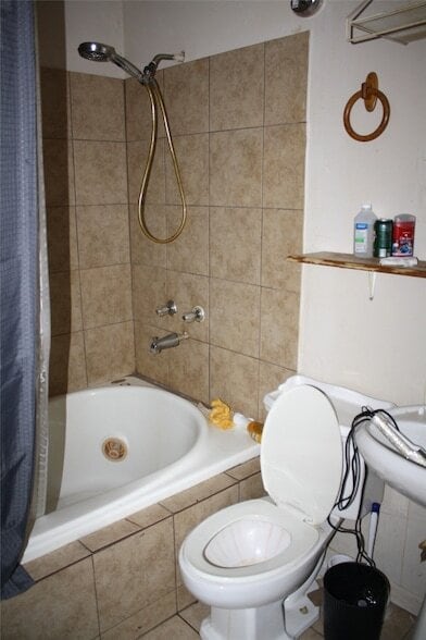 Photo - 423 Waller Dr