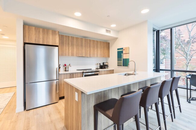 60 Kilmarnock St Unit SI FL2-ID1039270P