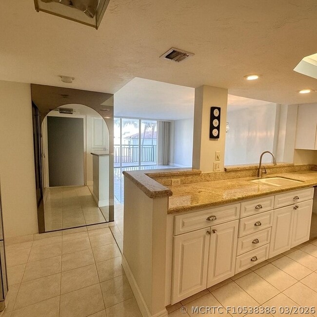 Photo - 1149 Hillsboro Mile Unit 309