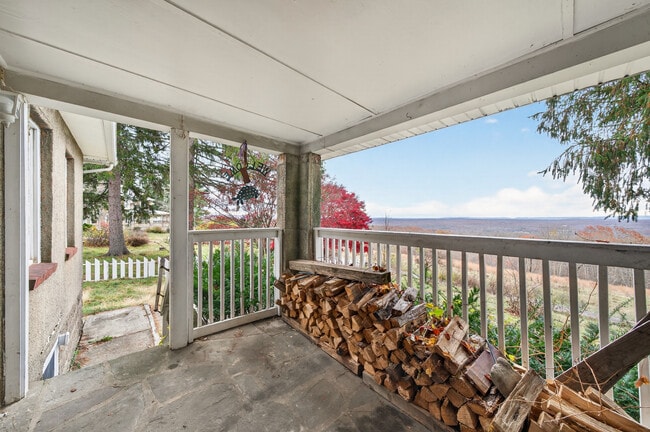 Photo - 20 Evergreen Ln