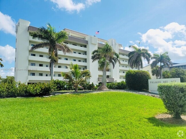 Building Photo - 1500 Park Beach Cir Unit 2G Rental