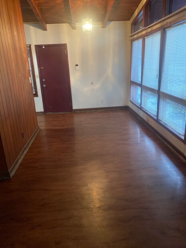 Photo - 2212 Rosemary Ln