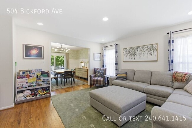 Photo - 504 Bickford Ave
