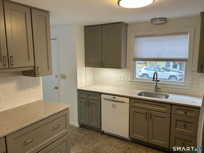 Photo - 140 Flagg Rd