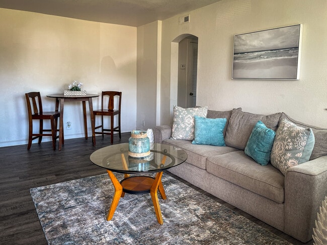 Photo - Sterling Oaks Apartments