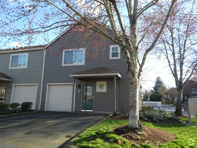 Building Photo - 7123 SW Sagert St Rental