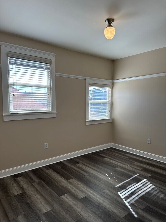 Photo - 1362 E. 27th St. Unit 1366