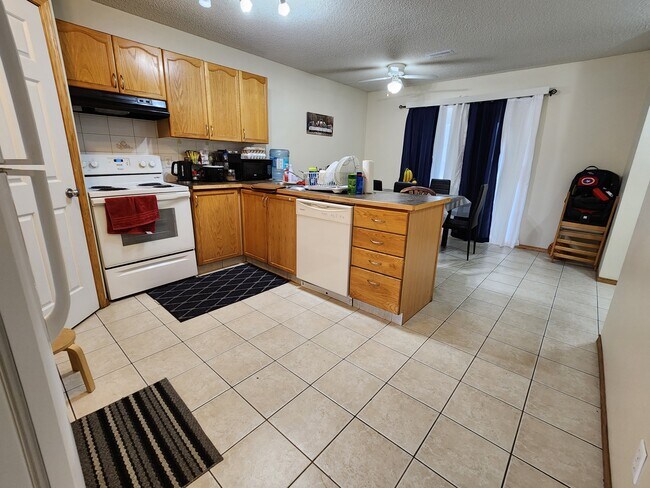 Photo - 227-223 3 Ave Unit 203