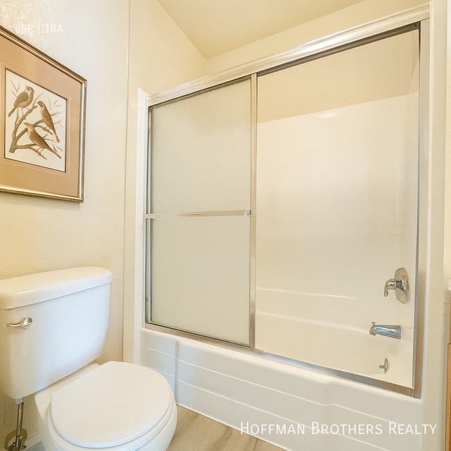 Photo - 18545 Burbank Blvd Unit 7