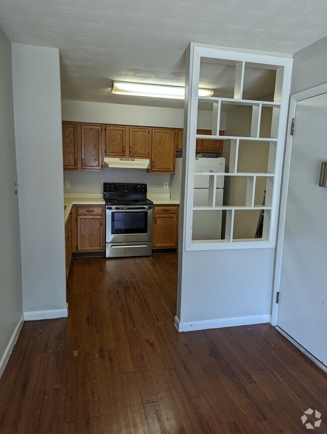 Building Photo - 510 S Madison St Unit 4 Rental