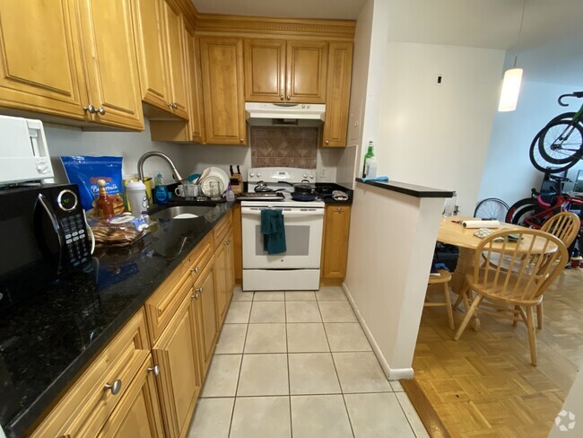 Building Photo - 2 Larose Pl Unit 15 Rental