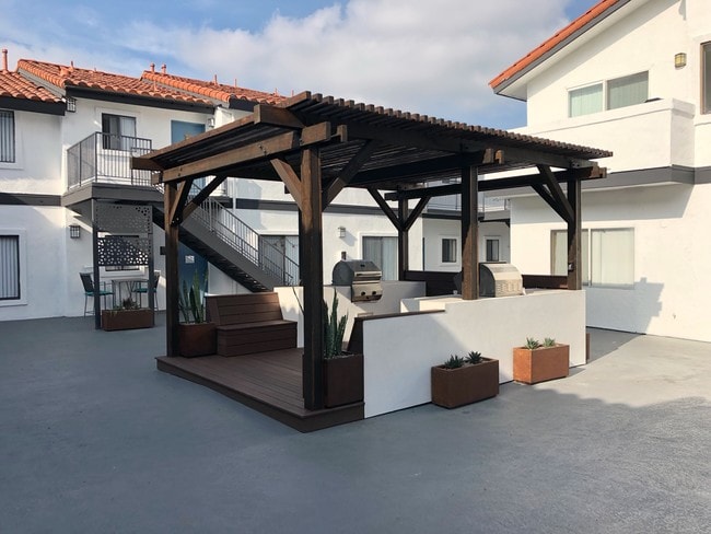 Photo - Calabria Apartments