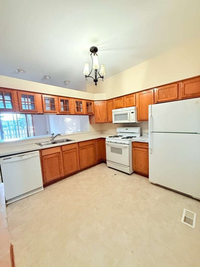 Photo - 705 Blossom Ct