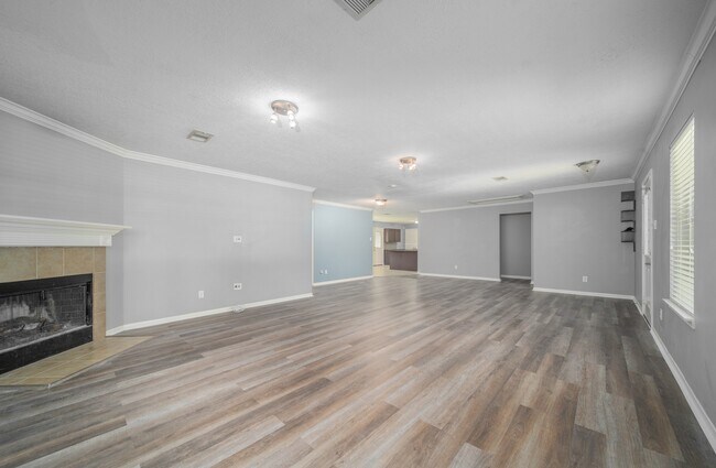 Photo - 327 Chateau Woods Pkwy Dr