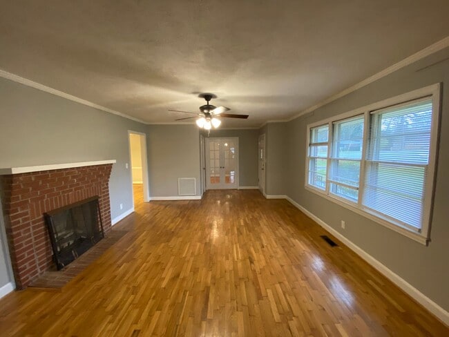 Photo - MOVE-IN READY!