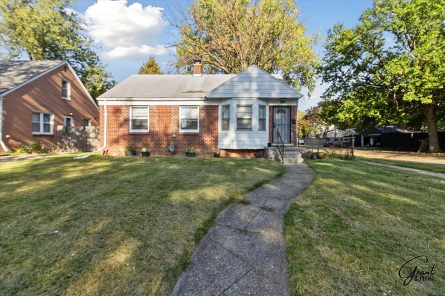 Building Photo - 3 bedroom ranch $1100