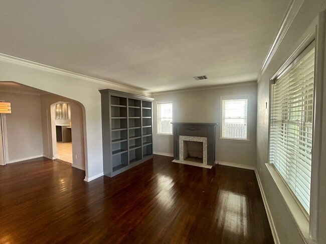 Photo - 1348 S College Ave