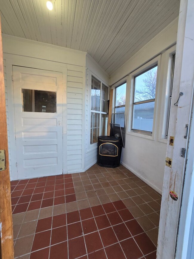 Photo - 135 Custer Ave Unidad 135 Custer Ave #1