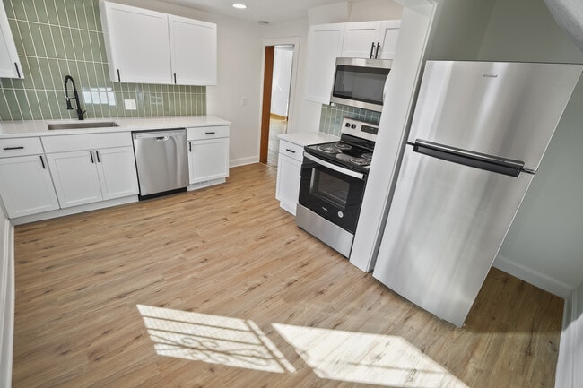 Building Photo - 337 Garfield Ave Unit B Rental