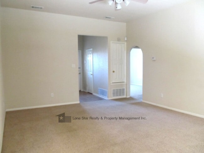 Photo - 222 Nolan Ridge Dr