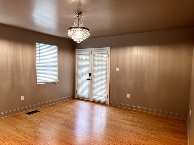 Living Room - 6022 Vermillion Blvd Unit B